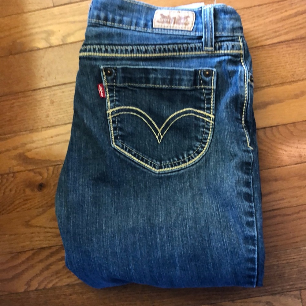 Levi’s skinny jeans.